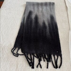 FRAAS - The Scarf Company - Gradient Black and Gray Scarf